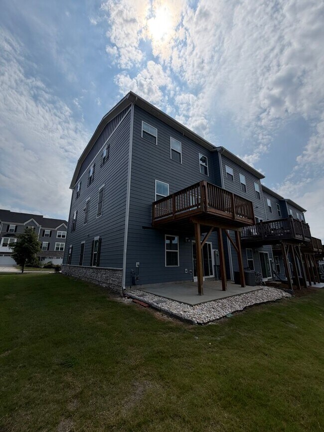 Foto del edificio - 921 Portrush Ln