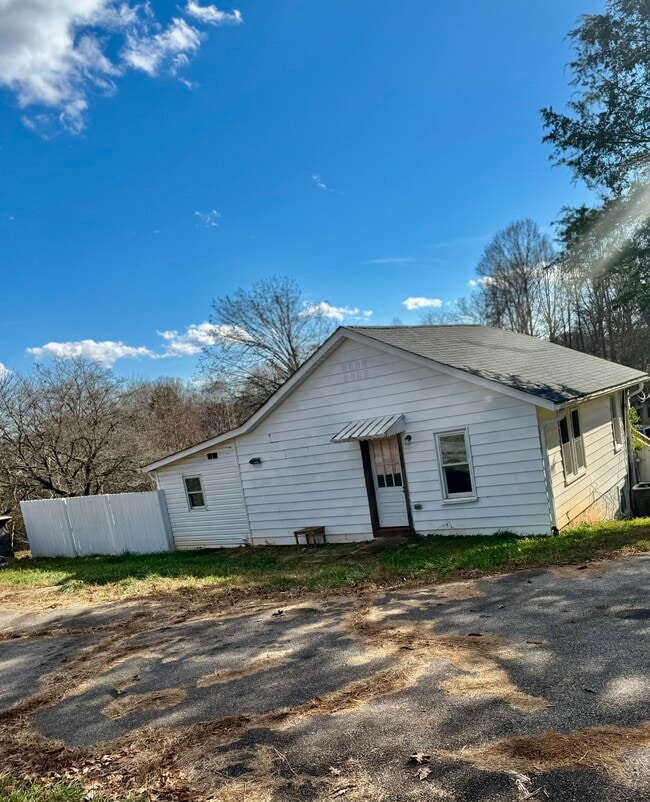 Building Photo - 460 Prospect Dr