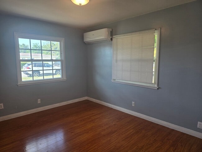 Foto del edificio - Singe House in garden Grove for Lease