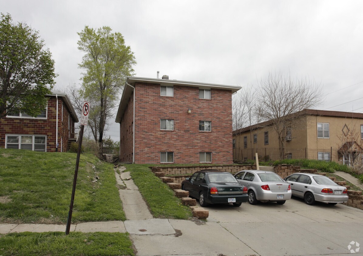 Primary Photo - 4604 Cass St
