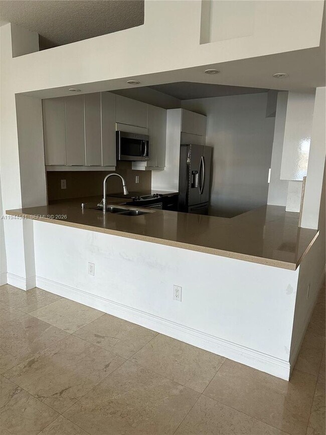 Foto del edificio - 10730 NW 66th St