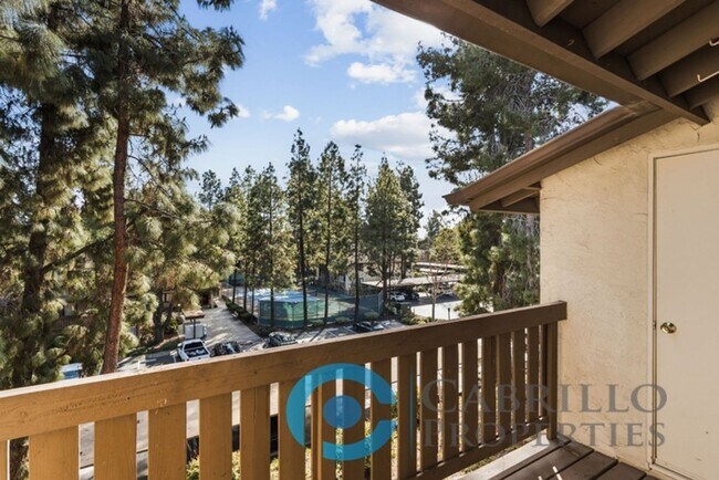 Building Photo - 1BD/1BA Private Balcony + Utilities Included | Prime Black Mountain Location