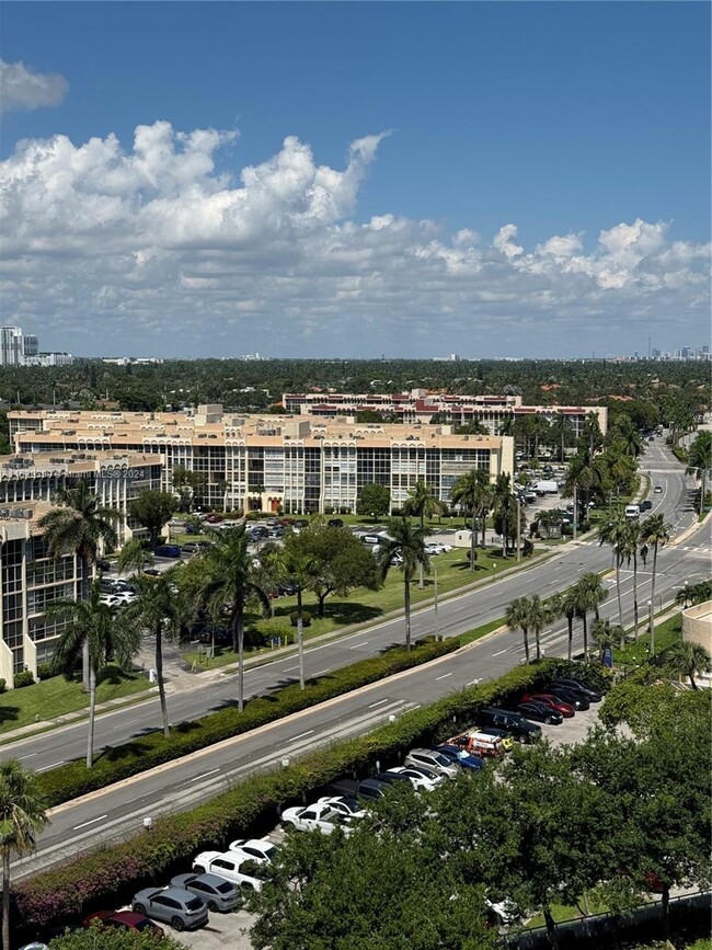 Foto del edificio - 500 Three Islands Boulevard