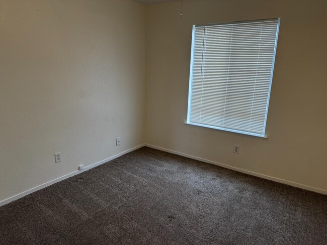 Foto del edificio - 2134 E Pinedale Ave