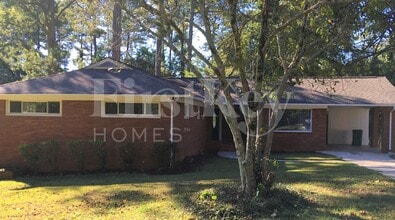 Building Photo - 3393 Woods Dr
