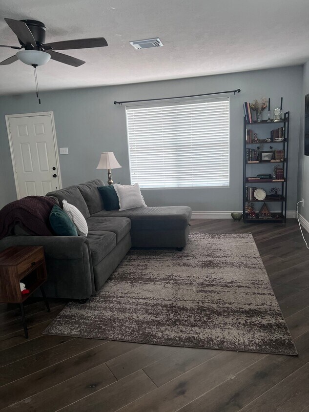 Foto del edificio - 726 Slate Valley Ln