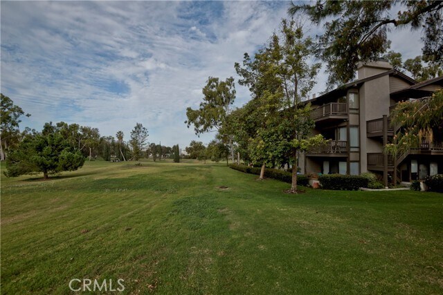 Building Photo - 46 Arboles