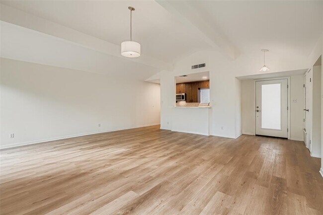 Foto del edificio - 2000 Cody Ct