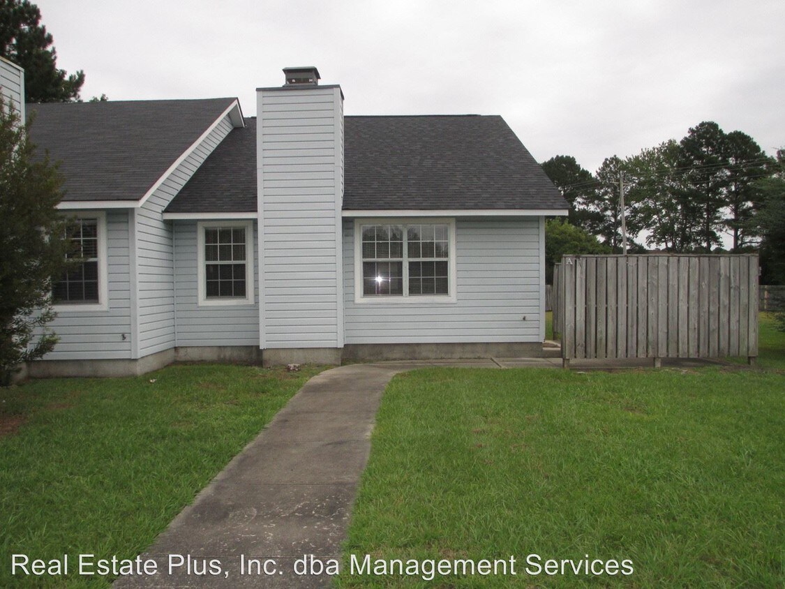 128 Witten Cir Unit Apt A, Havelock, NC 28532 Condo for Rent in