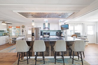 Building Photo - 4680 Fiji Ln
