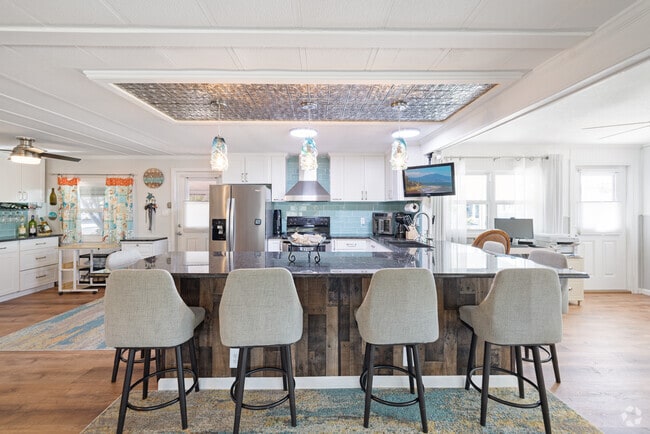 Building Photo - 4680 Fiji Ln