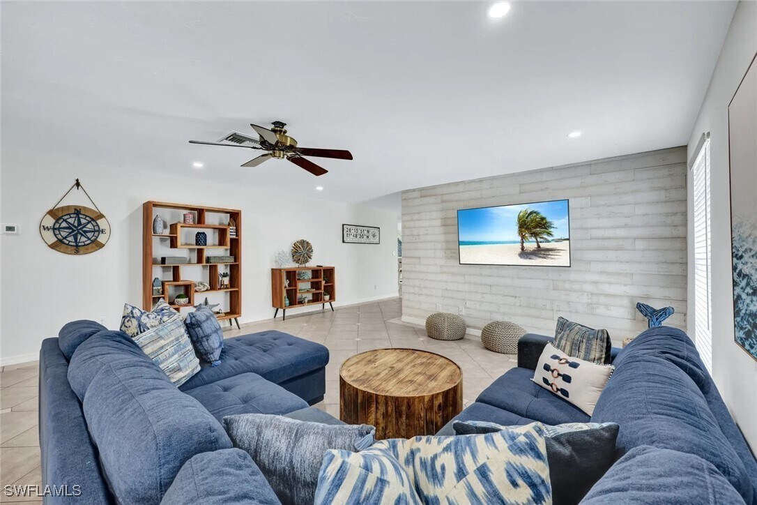 Foto principal - 724 102nd Ave N