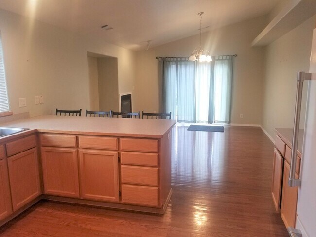 Building Photo - Spacious 4 Bed, 2 Bath With Detached Studio