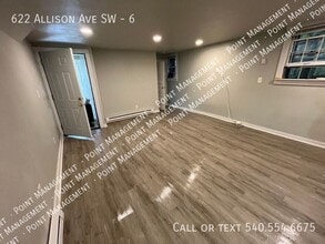 Building Photo - 622 Allison Ave SW