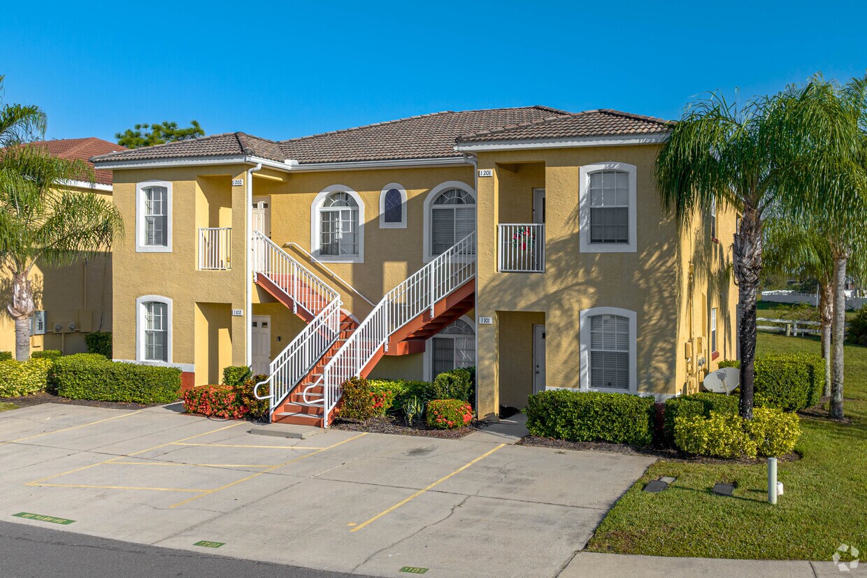13102 Indian Creek Dr, Kissimmee, FL 34759 Apartments in Kissimmee