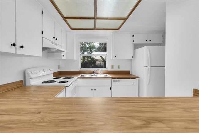 Foto del edificio - 5601 59th Way N