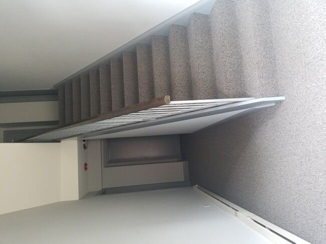 Foto del edificio - 7121 Laverne Ln