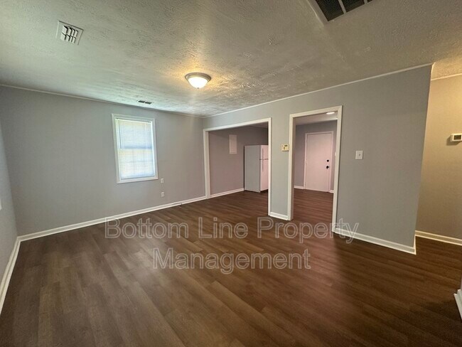 Foto del edificio - 1261 Thelbert Dr