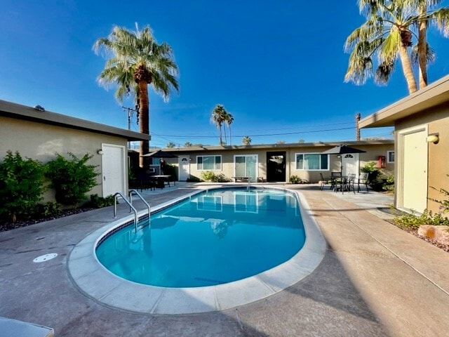 Primary Photo - 45421 Sunset Ln