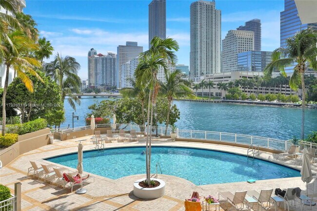 Foto del edificio - 801 Brickell Key Blvd