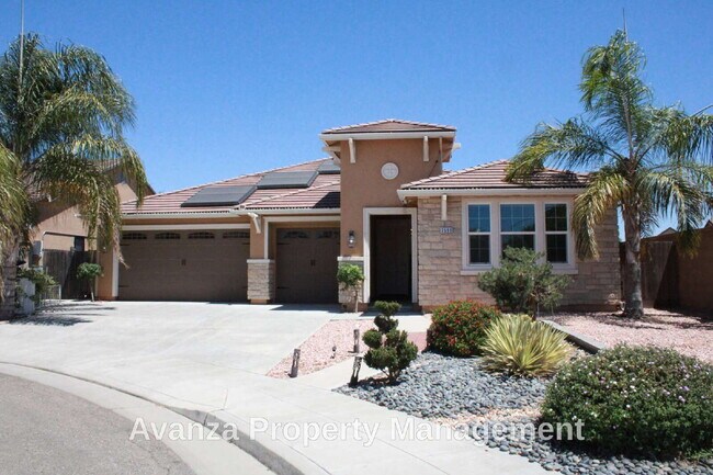 Building Photo - Home for Rent 4 Bed/2.5 Bath - 2,400 Sq Ft. Rent: $3,495/month Security Deposit: $3,595 Clovis Ea...