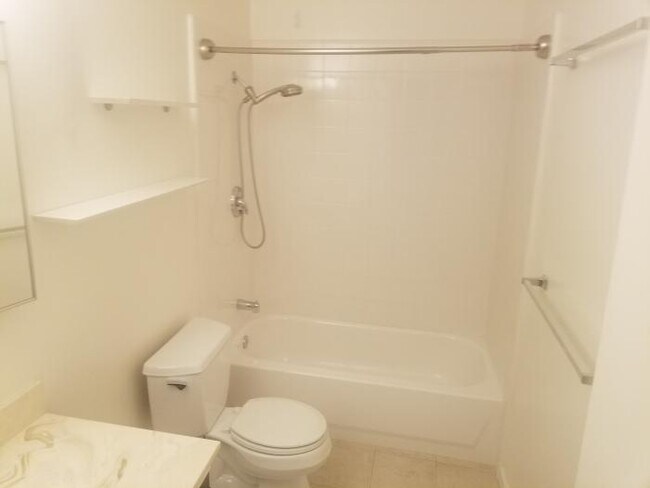 Building Photo - 3 bedroom in Novato CA 94947