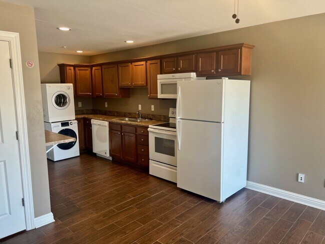 Foto del edificio - 1604 Spring Valley Dr