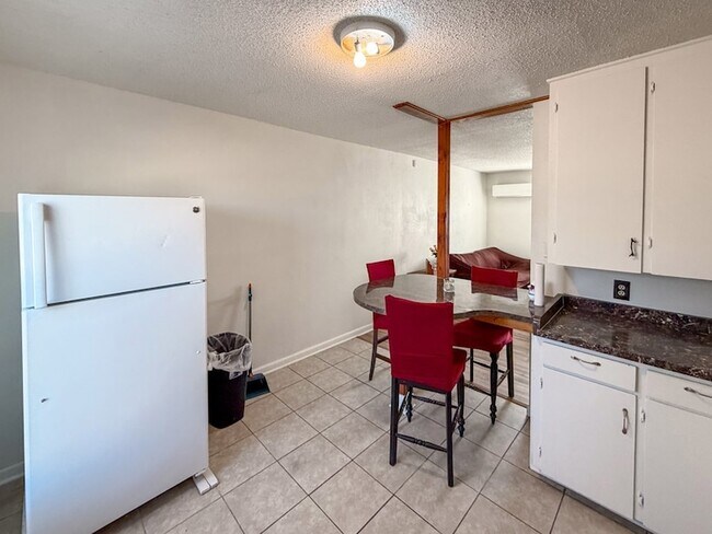 Foto del edificio - 1104 N Carrizo St