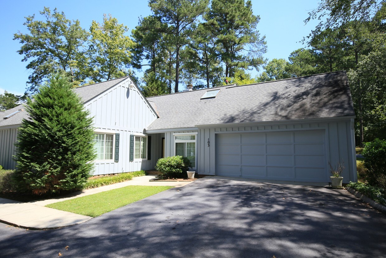 121 Woodridge Rd, Greenwood, SC 29646 House Rental in Greenwood, SC
