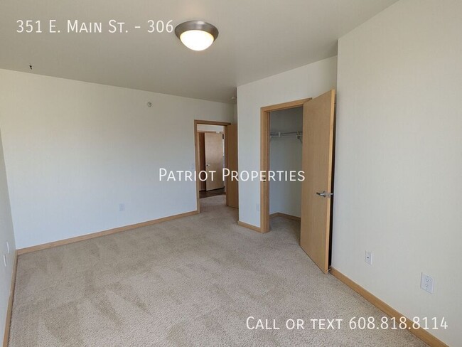 Building Photo - 1 BED / 1 BATH W/FIREPLACE IN DOWNTOWN SUN...