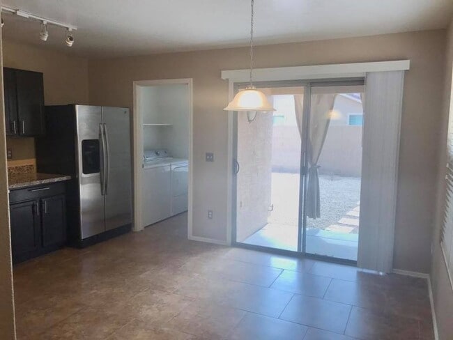 Foto del edificio - 3-bedroom, 2-bath on oversized lot