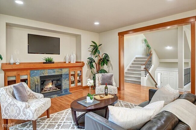 Building Photo - 4 br, 3.5 bath House - 20225 134 Ave NE