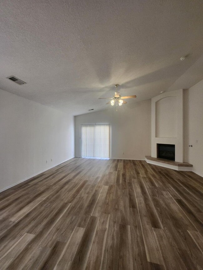 Building Photo - 1604 Gale Ct NW