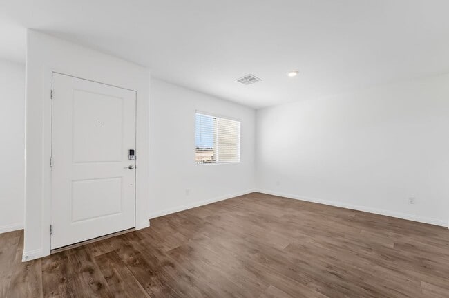 Foto del edificio - Modern Mosaic Townhome with Stylish Finishes & Resort-Style Community Amenities!