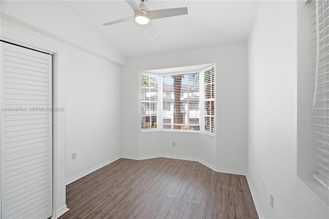Building Photo - 725 SW 148th Ave