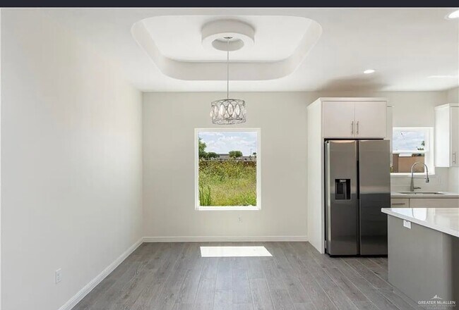Foto del edificio - 1424 W Franklin Ave