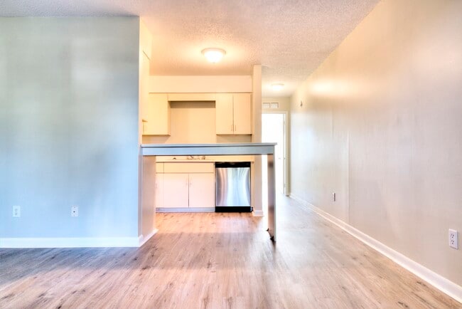 Building Photo - Clinton Place