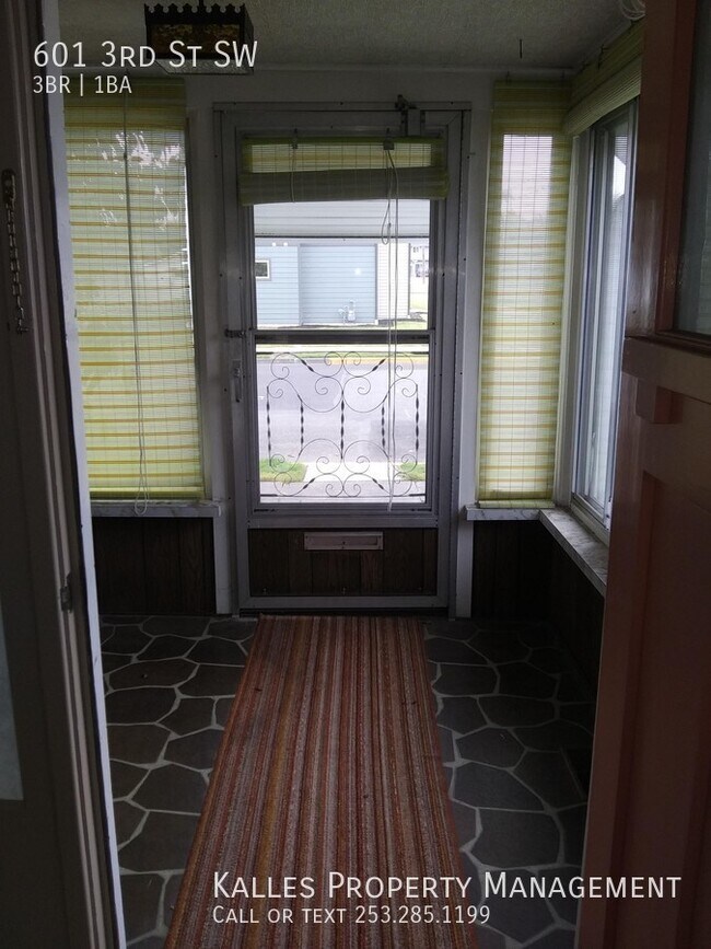 Building Photo - Cute 3 Bed 1 Bath Home in Puyallup
