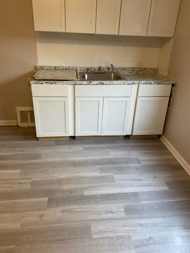 Foto del edificio - Charming 2-Bedroom Home in a Quiet Detroit...