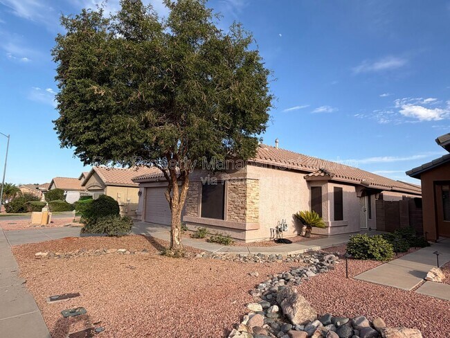 Building Photo - 15847 W Saguaro Ln