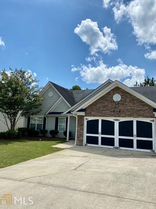 Building Photo - 218 Overlook Dr