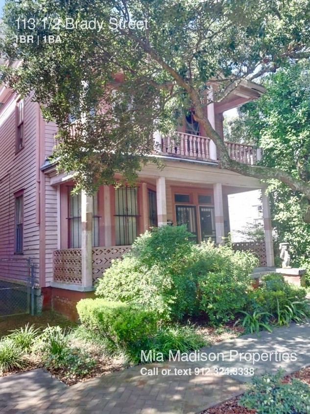 Primary Photo - 113 1/2 Brady St