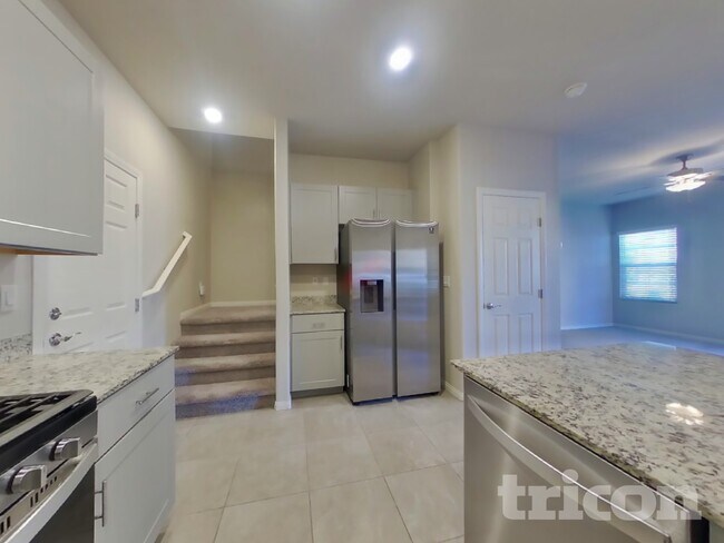 Foto del edificio - 7237 Halo Falls St