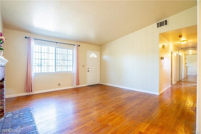 Building Photo - 4 br, 3 bath House - 8161 Laurel Canyon Blvd