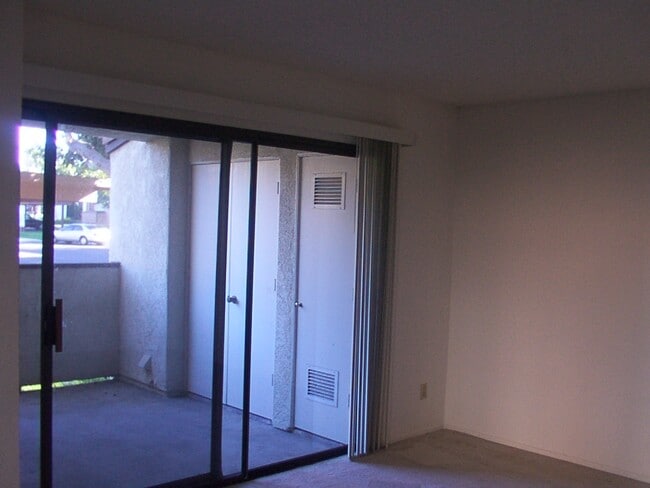 Building Photo - 8536 Summerdale Rd