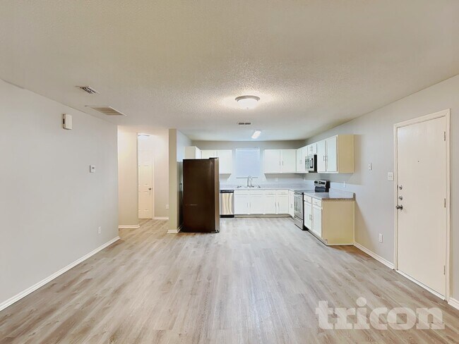 Foto del edificio - 2904 Crimson Clover Dr