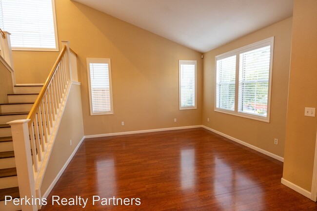 Building Photo - 5 br, 3 bath House - 321 Arrowhead Way