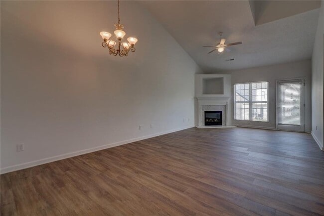 Building Photo - 6660 Sunset Park
