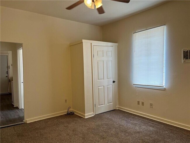 Building Photo - 2934 Dryades St