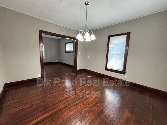 Foto del edificio - 63 Hallwood Ave
